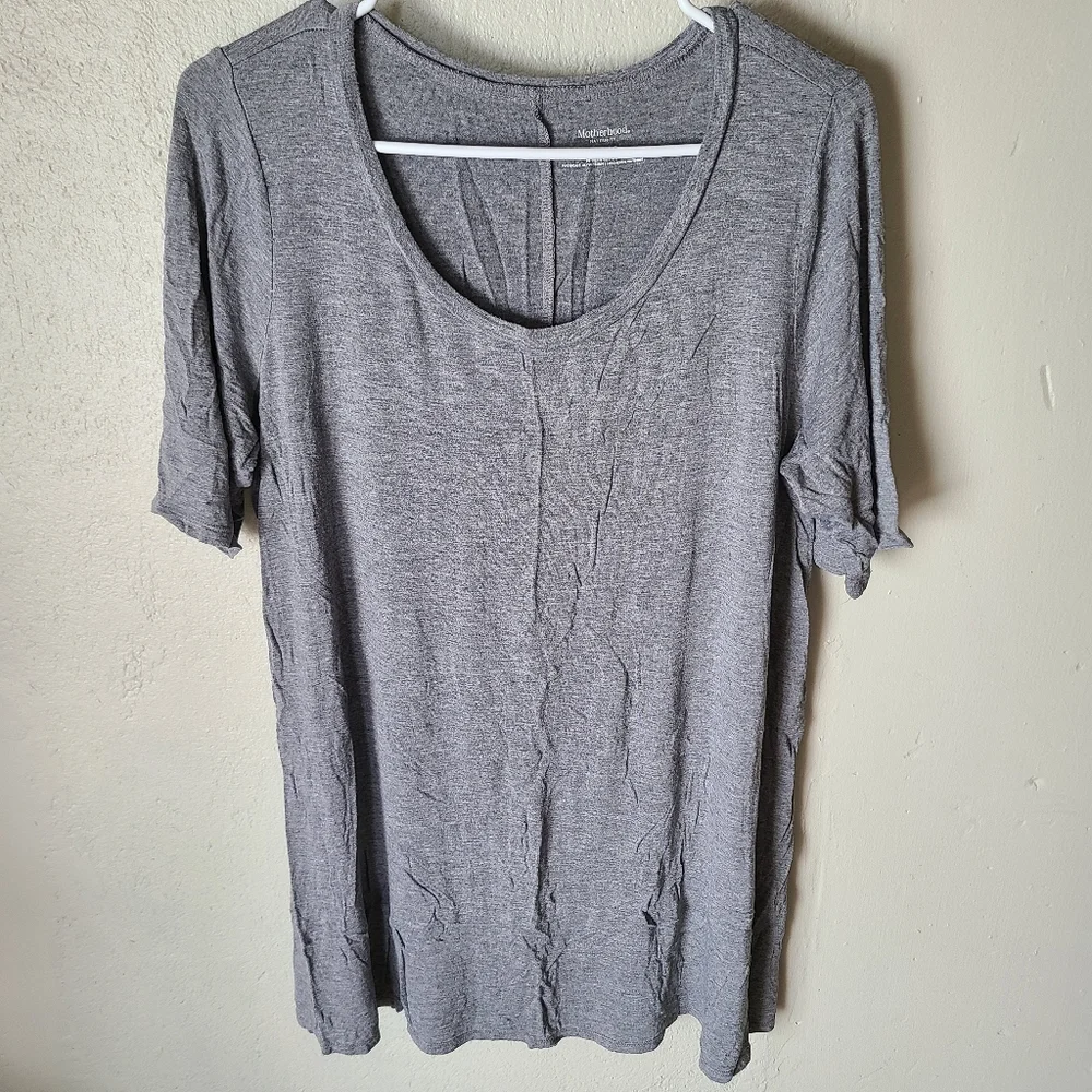 Motherhood Maternity Basic Tops Bundle - Picture 9 of 11